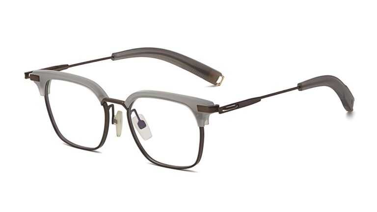 Lightweight and Durable: Best Eyeglass Frames for Men for Daily Wear